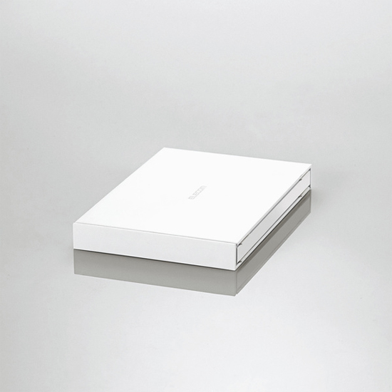 【新品】ELECOM　外付けポータブルSSD　ESD-EJ0250GWHR　ホワイト　250GB