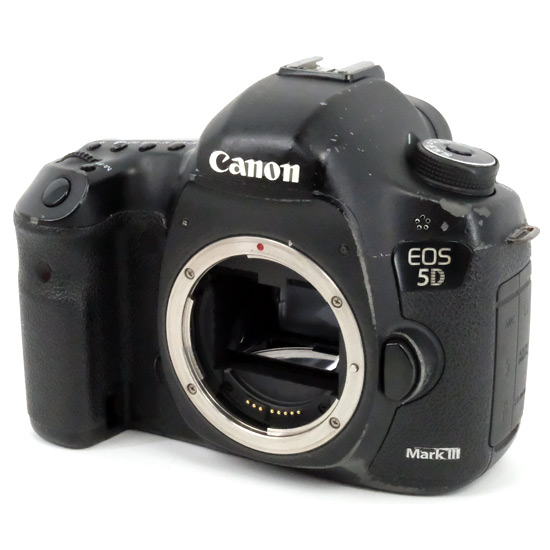 【中古】Canon製　デジタル一眼レフ EOS 5D Mark III ボディ　本体いたみ