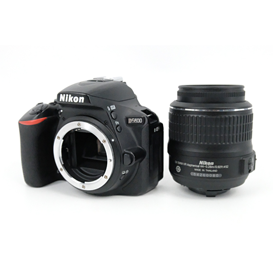 【中古】Nikon　デジタル一眼レフカメラ D5600 18-55 VR レンズキット　アイカップなし