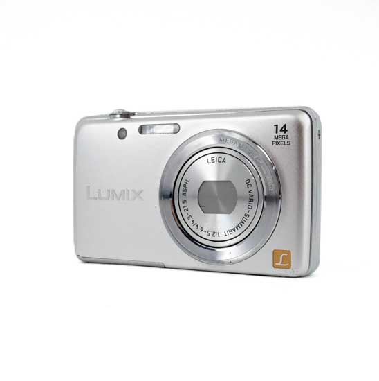 【中古】Panasonic　LUMIX DMC-FH6-S　シルバー/1410万画素　本体のみ