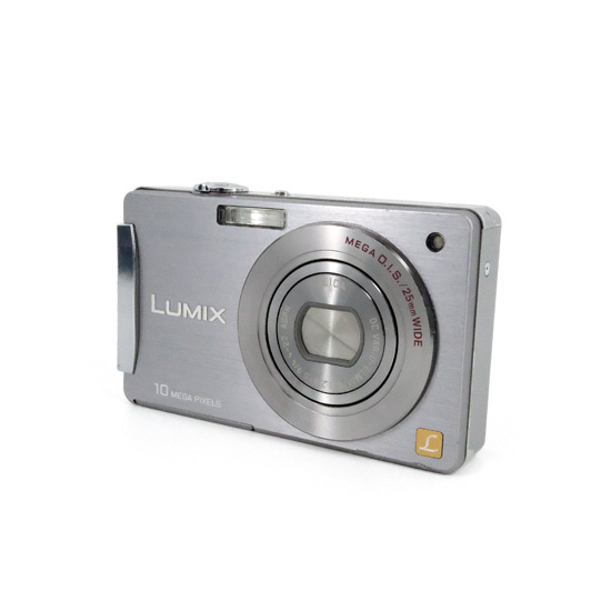【中古】Panasonic　LUMIX DMC-FX500-S　シルバー/1010万画素　液晶画面いたみ 元箱あり