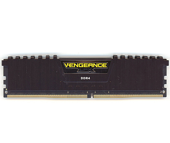 【中古】Corsair　デスクトップ用 CMK16GX4M2A2133C13　DDR4 PC4-2133 PC4-17000 8GB　1枚のみ