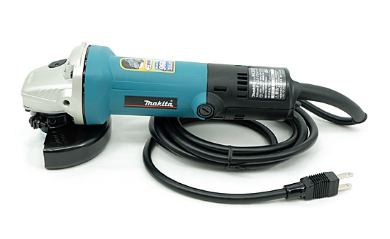 【新品】マキタ　100mmディスクグラインダ　9533B