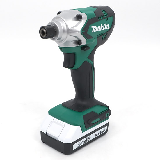 【新品】【新品訳あり(箱きず・やぶれ)】 マキタ　充電式インパクトドライバー　MTD002DSAX