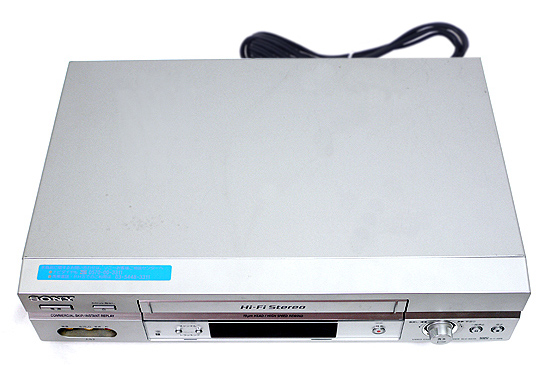 【中古】SONY　VHSビデオデッキ SLV-NX15　リモコン付き　本体いたみ